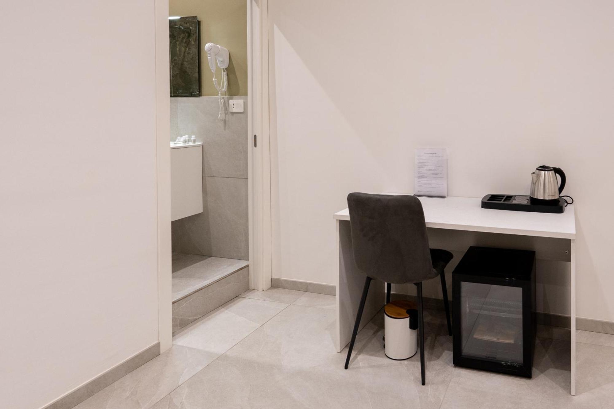 Suites Gaudioso Napoli Center Eksteriør bilde