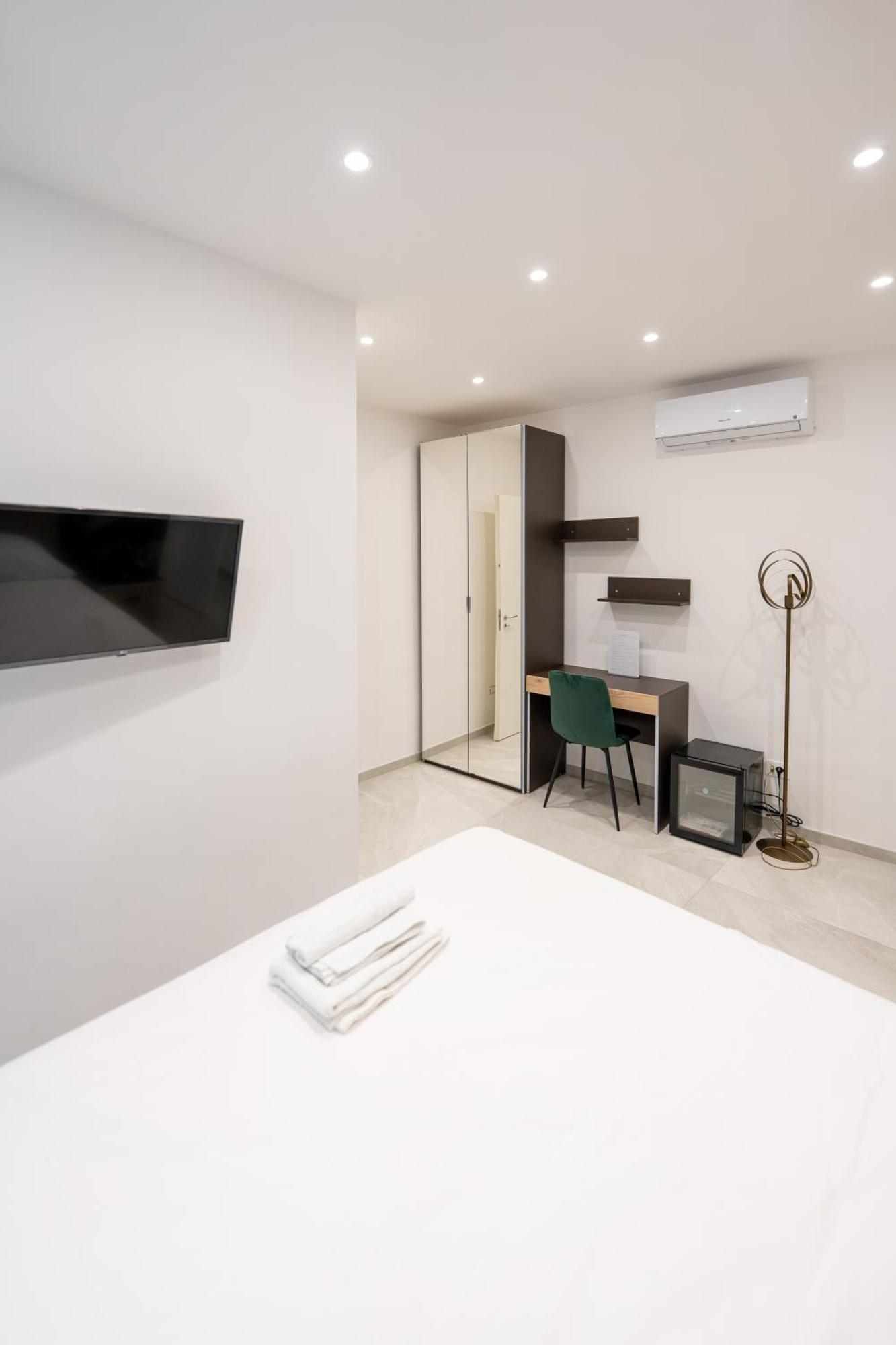 Suites Gaudioso Napoli Center Eksteriør bilde