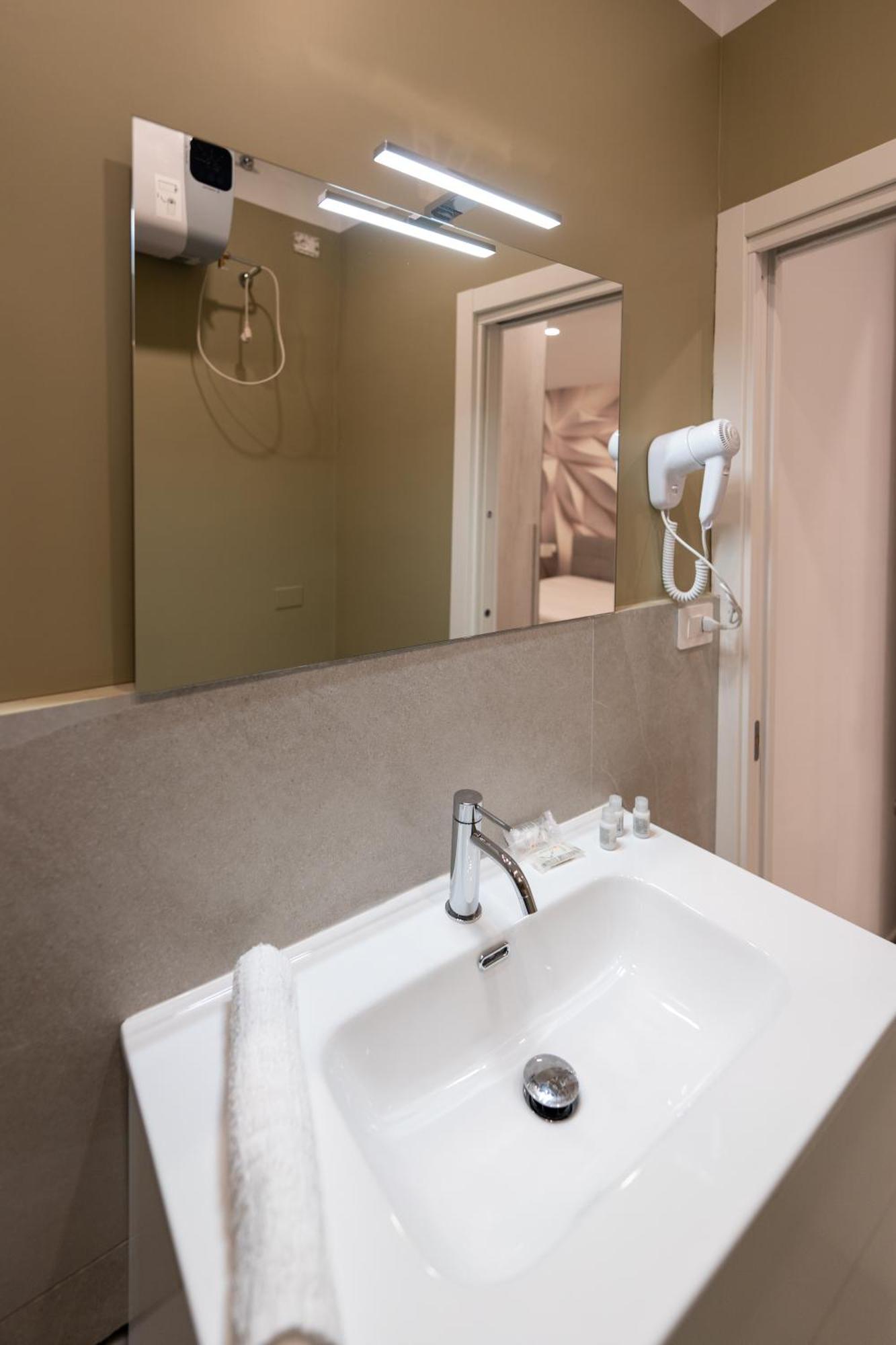 Suites Gaudioso Napoli Center Eksteriør bilde