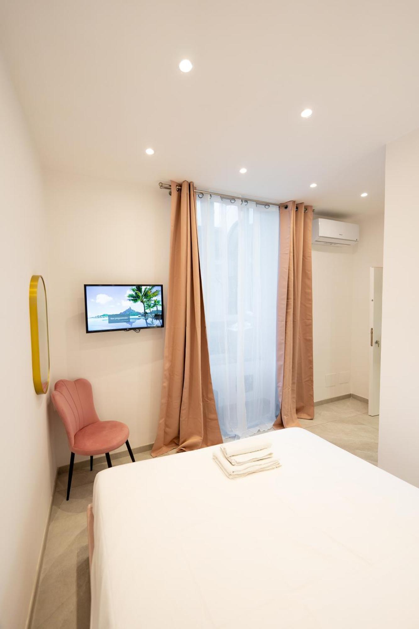 Suites Gaudioso Napoli Center Eksteriør bilde