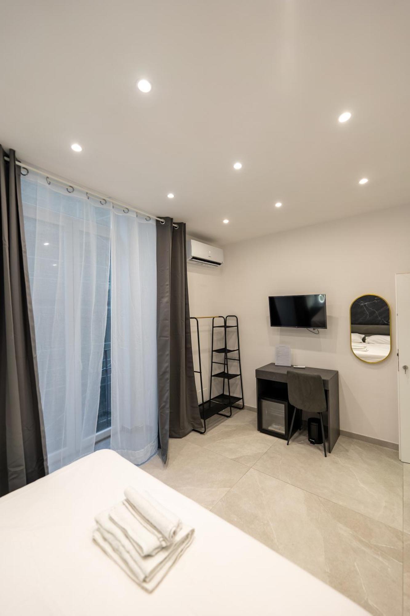 Suites Gaudioso Napoli Center Eksteriør bilde