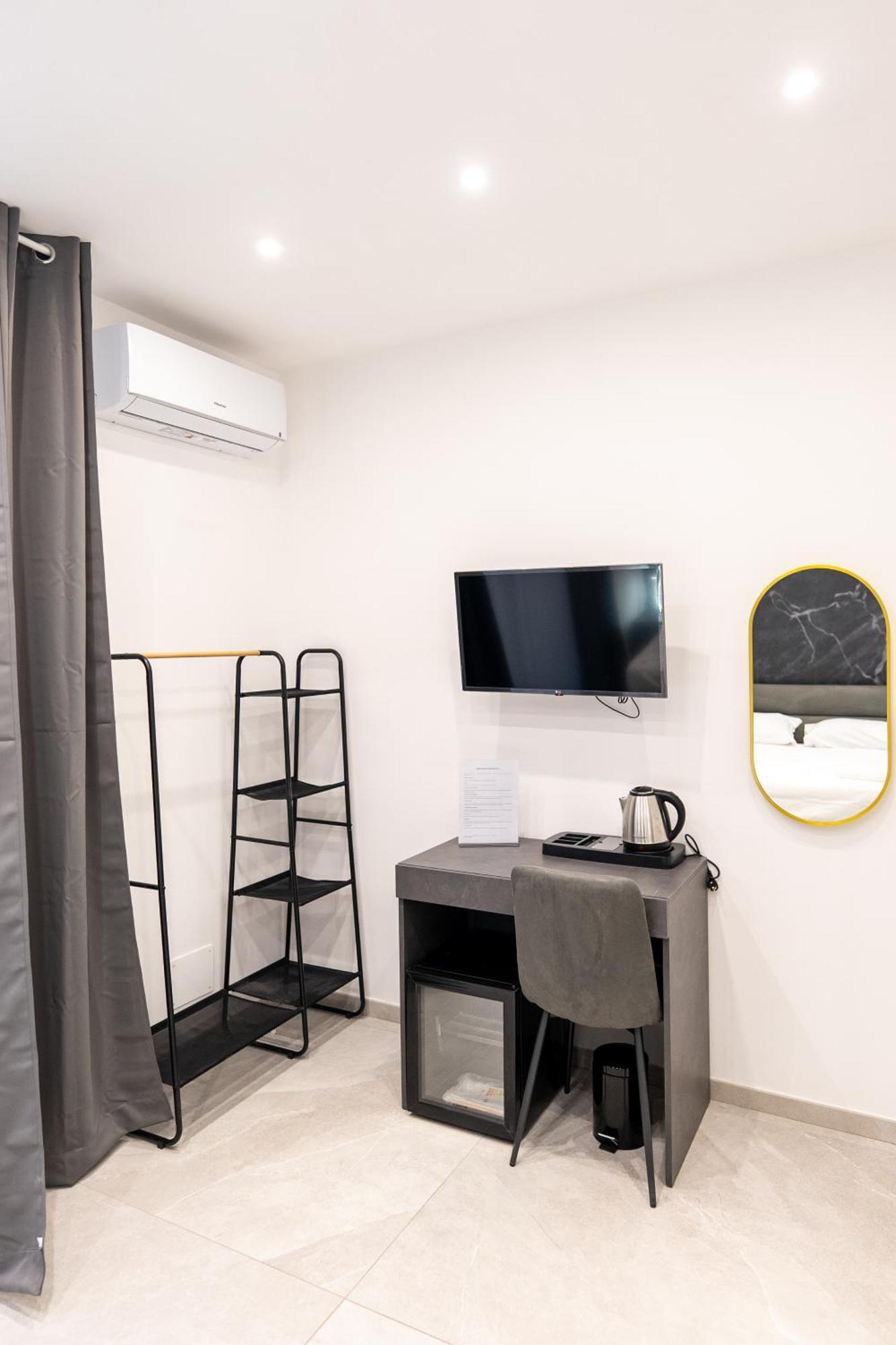 Suites Gaudioso Napoli Center Eksteriør bilde