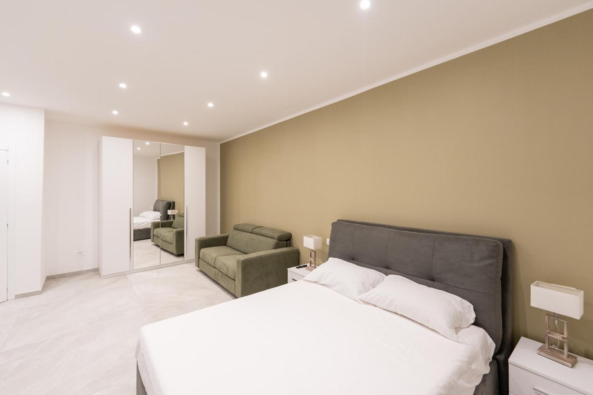 Suites Gaudioso Napoli Center Eksteriør bilde